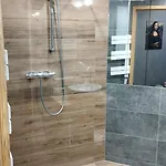 Through The Art Gallery Daire Piła