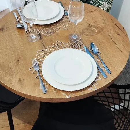 Apartment Through The Art Gallery Pila (Pila)