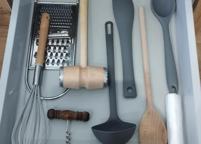 Through The Art Gallery Pila (Pila)