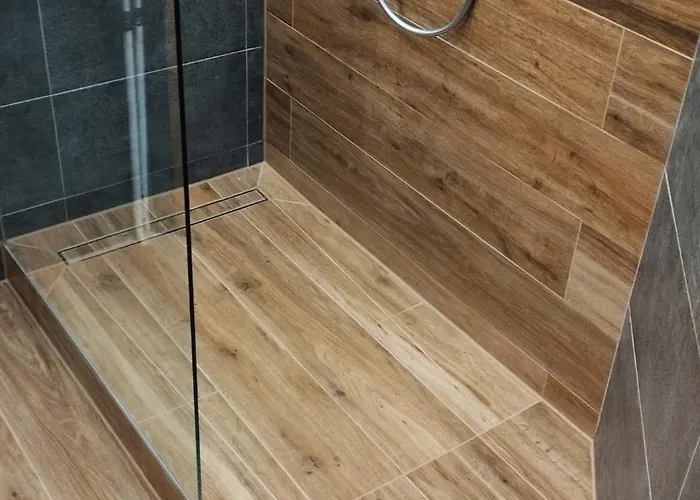 Through The Art Gallery