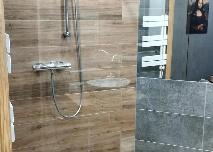 Through The Art Gallery Apartment Schneidemühl