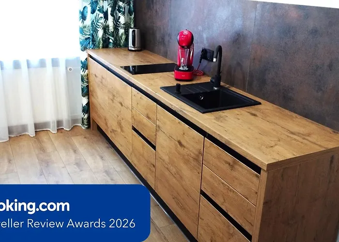 Through The Art Gallery *